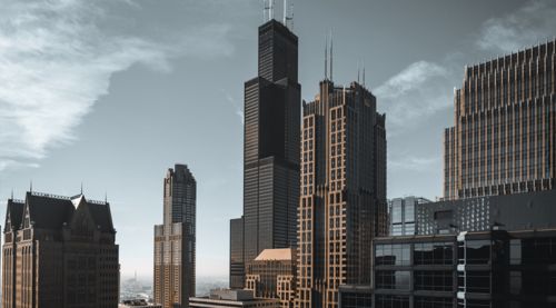 金融街 賣資產(chǎn)以降負(fù)債 添利潤 金融街如何應(yīng)對(duì)營收毛利率雙降