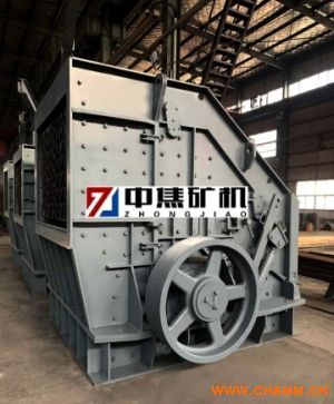 廠家直銷pf反擊式破碎機,各種型號石料廠 中細碎設備直銷重型反擊式破碎機